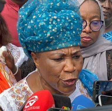 Présidentielle 2025 : Hadja Makalé Camara du parti FAN dépose sa candidature à la Cour Suprême 1 Présidentielle 2025 : Hadja Makalé Camara du parti FAN dépose sa candidature à la Cour Suprême