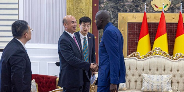Palais Mohammed V : Le Président Mamadi DOUMBOUYA reçoit le Vice-Premier ministre chinois, émissaire du Président Xi Jinping