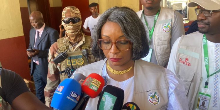 Jour de vote : la directrice générale des élections estime le taux de participation entre 60 et 50¨% à Conakry