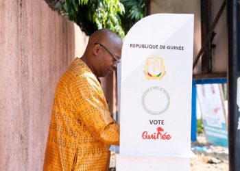 Ousmane Gaoual Diallo, Ministre des Transports et Porte-parole du Gouvernement après son vote à Landréah, dans la commune de Dixinn