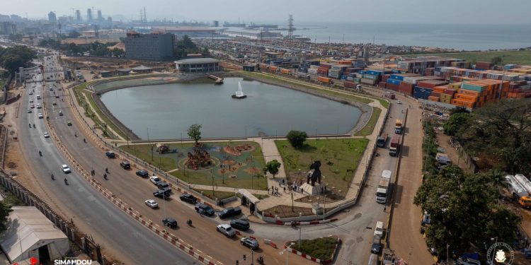 Infrastructures Branding Guinée (LAGUINËFÉ) : le Président du Comité Stratégique de Simandou et Ministre Directeur de Cabinet de la Présidence, Djiba DIAKITÉ, constate l’évolution finale de la première phase du projet de réalisation du lac Gbassikolo 1 Infrastructures Branding Guinée (LAGUINËFÉ) : le Président du Comité Stratégique de Simandou et Ministre Directeur de Cabinet de la Présidence, Djiba DIAKITÉ, constate l’évolution finale de la première phase du projet de réalisation du lac Gbassikolo