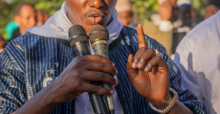 Tougué : Le Directeur préfectoral de campagne de la GMD et sa délégation mobilisent à Kouratongo 1 Tougué : Le Directeur préfectoral de campagne de la GMD et sa délégation mobilisent à Kouratongo