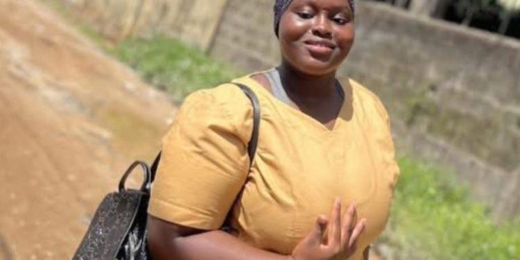 Mouvements dans les écoles: Prise de panique, une élève Kadiatou Soumah meurt en classe à Conakry 1 Mouvements dans les écoles: Prise de panique, une élève Kadiatou Soumah meurt en classe à Conakry