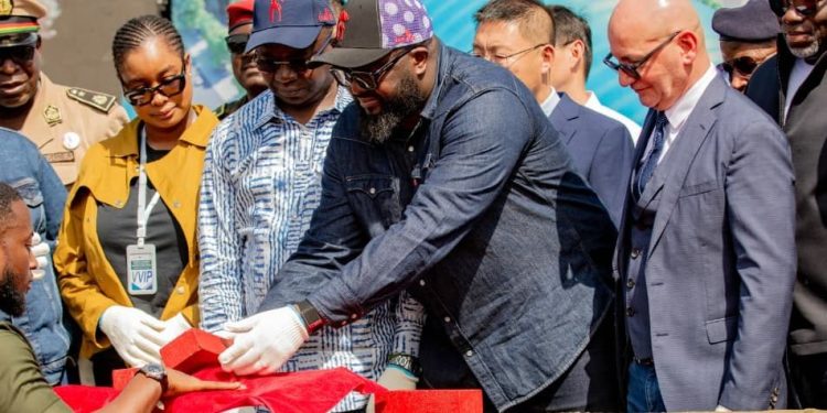 De l’extractivisme à l’État stratège : la raffinerie d’alumine de Dobali comme révélateur d’un tournant historique en Guinée 1 De l’extractivisme à l’État stratège : la raffinerie d’alumine de Dobali comme révélateur d’un tournant historique en Guinée