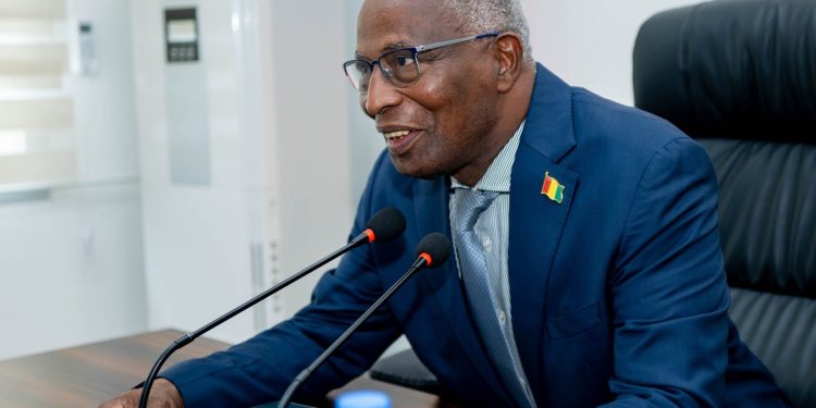 Bah Oury : de « Premier ministre intendant » à « chef d’orchestre politique »? (Tibou Kamara)