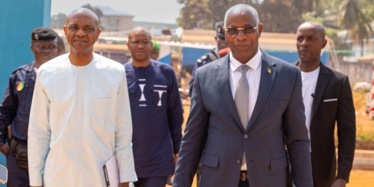 Sécurité: le Premier ministre visite le nouveau siège de la Direction de la Cybercriminalité et des traces Technologiques (DCTT) 1 Sécurité: le Premier ministre visite le nouveau siège de la Direction de la Cybercriminalité et des traces Technologiques (DCTT)