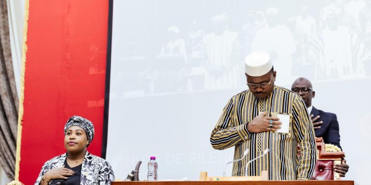 Statut des anciens présidents, chefs de l'Etat et conjoints: le Président du CNT convie à une plénière ce lundi 1 Statut des anciens présidents, chefs de l’Etat et conjoints: le Président du CNT convie à une plénière ce lundi