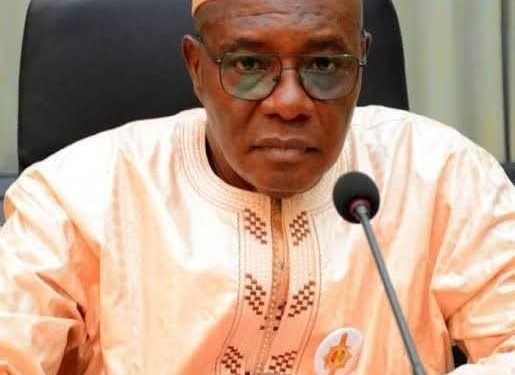 Lecture critique et admirative de la thèse de Jean Paul KOTEMBEDOUNO sur les politiques juridiques de contrôle des sociétés minières en Afrique de l’Oues Aly THIAM) 1 Lecture critique et admirative de la thèse de Jean Paul KOTEMBEDOUNO sur les politiques juridiques de contrôle des sociétés minières en Afrique de l’Oues Aly THIAM)