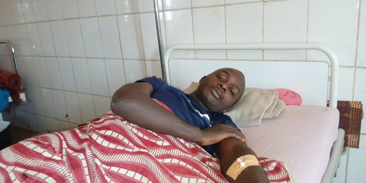 29 balles extraites, paralysé et sans ressources : Niouma Enock Tolno lance un SOS 1 29 balles extraites, paralysé et sans ressources : Niouma Enock Tolno lance un SOS