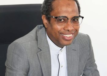 C’est parti pour le premier gouvernement de la Ve République (Par Souleymane Thiâ’nguel Bah)