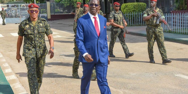 Guinée : l’armée lance un vaste recensement de son patrimoine immobilier dans les garnisons 1 Décret/Défense: Le président Mamadi Doumbouya élève 13 colonels au grade et à la dignité de Général de brigade