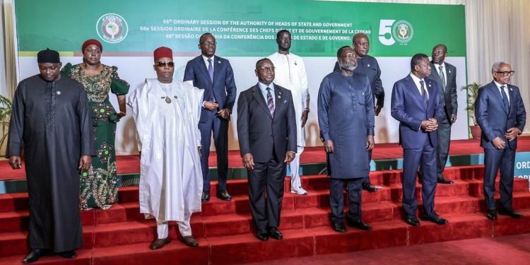 Conflits aux frontières Guinée-Sierra Léone-Libéria : la CEDEAO appelle à la retenue et s'invite dans les pourparlers 1 Conflits aux frontières Guinée-Sierra Léone-Libéria : la CEDEAO appelle à la retenue et s’invite dans les pourparlers