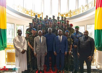 Prestation serment : le Président de la République S.E Mamadi DOUMBOUYA préside la cérémonie de port de galons et de prestation de serment de nouveaux généraux et hauts cadres promus