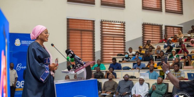 Fonds de Formation des Formateurs: la ministre Diaka Sidibé instruit une évaluation des financements accordés aux enseignants-chercheurs et chercheurs 1 Fonds de Formation des Formateurs: la ministre Diaka Sidibé instruit une évaluation des financements accordés aux enseignants-chercheurs et chercheurs