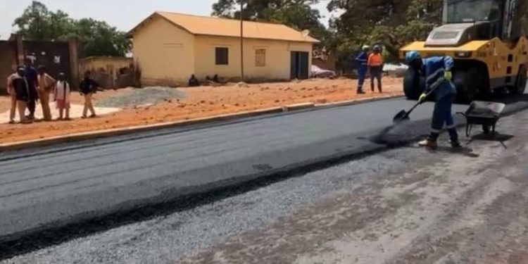 Préfecture de Mali : démarrage des travaux de bitumage de la voirie urbaine, une première dans l’histoire de la localité 1 Préfecture de Mali : démarrage des travaux de bitumage de la voirie urbaine, une première dans l’histoire de la localité