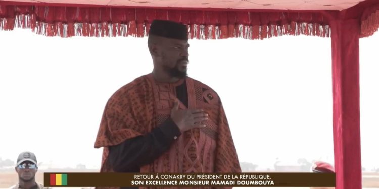 Résidence de la République: plusieurs cadres nommés dont l'ancien ministre Moussa CISSE 1 Vêtu d’habit « Forêt Sacré », le Président Mamadi Doubouya rentre à Conakry