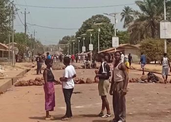 Délestages d&rsquo;électricité: de vives tensions signalées dans la ville de Boffa