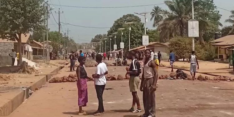 Délestages d'électricité: de vives tensions signalées dans la ville de Boffa 1 Délestages d’électricité: de vives tensions signalées dans la ville de Boffa