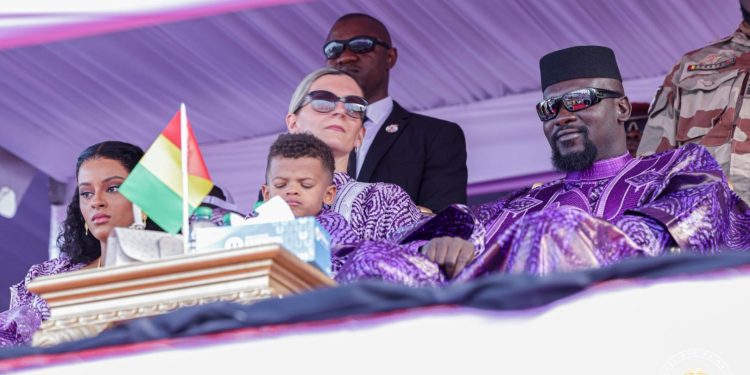 Guinée/ La revanche des faits sur les faiseurs de récits : Quand un pays se lève, les prophètes de malheur rentrent chez eux (Par MMS) 1 Guinée/ La revanche des faits sur les faiseurs de récits : Quand un pays se lève, les prophètes de malheur rentrent chez eux (Par MMS)