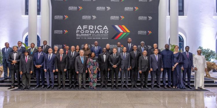 Nairobi : le Président de la République S.E Mamadi DOUMBOUYA enchaîne les rencontres bilatérales de haut niveau en marge de l’Africa Forward Summit 1 Nairobi : le Président de la République S.E Mamadi DOUMBOUYA enchaîne les rencontres bilatérales de haut niveau en marge de l’Africa Forward Summit