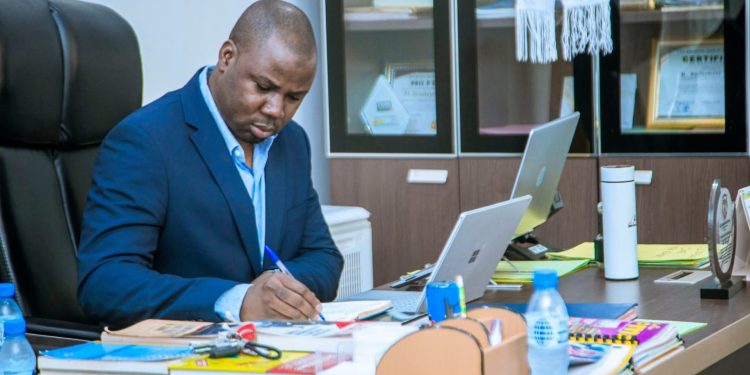 Plurinominale à Siguiri : Souleymane Koita, un candidat dont l'expérience, le bilan et l'amour pour Siguiri propulsent 1 Plurinominale à Siguiri : Souleymane Koita, un candidat dont l’expérience, le bilan et l’amour pour Siguiri propulsent