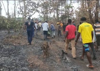 Kindia : Une guérisseuse traditionnelle retrouvée morte après un incendie de brousse à Yeintè