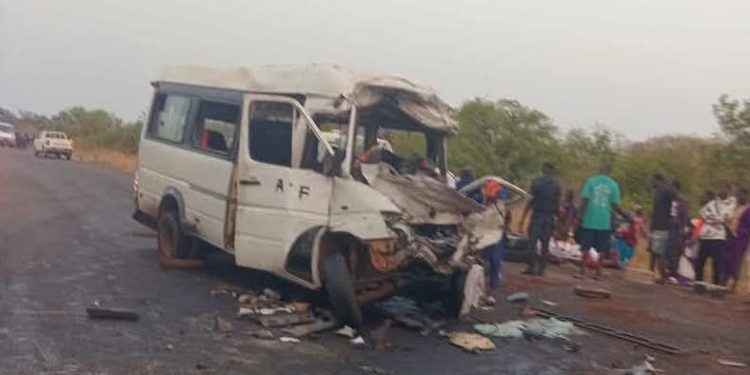 Gambie : 7 ressortissants guinéens décèdent dans un accident à Bansang (Bassé) 1 Gambie : 7 ressortissants guinéens décèdent dans un accident à Bansang (Bassé)