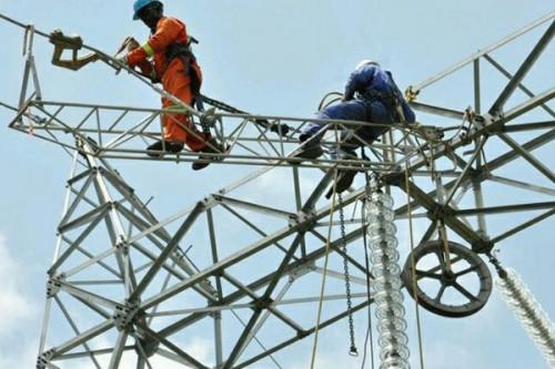 Banque mondiale et BAD : un premier jalon décisif vers les 300 millions d’Africains électrifiés 1 Banque mondiale et BAD : un premier jalon décisif vers les 300 millions d’Africains électrifiés
