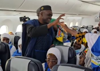 Hadj 2026 : un avion transportant des pèlerins guinéens dérouté vers Bamako suite à une collision avec un oiseau