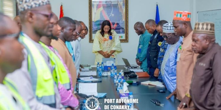 Fluidité et sûreté au port autonome de Conakry : la Direction Générale envisage des mesures importantes 1 Fluidité et sûreté au port autonome de Conakry : la Direction Générale envisage des mesures importantes