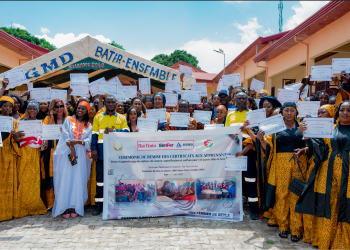 SimFer lance des projets de développement communautaire local et célèbre la remise des diplômes de 120 femmes à Beyla 6 SimFer lance des projets de développement communautaire local et célèbre la remise des diplômes de 120 femmes à Beyla