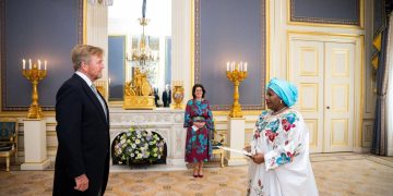 Coopération Guinée – Pays-Bas : reçue par le Roi WillemAlexander, l’Ambassadrice Aïcha Nanette CONTÉ met en avant le Programme Simandou 2040 et le renforcement du partenariat bilatéral