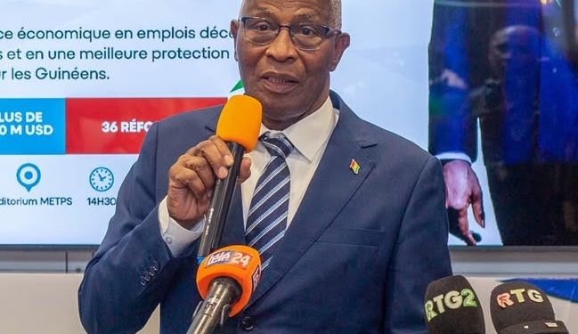 "...le fait de menacer... n'arrange personne", lance le Premier Ministre à la nouvelle génération 1 « …le fait de menacer… n’arrange personne », lance le Premier Ministre à la nouvelle génération