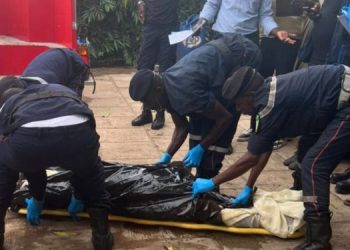 Fortes averses à Conakry : le corps d'un militaire emporté par le courant d'eau, retrouvés à Gbessia Port 1 3 Fortes averses à Conakry : le corps d’un militaire emporté par le courant d’eau, retrouvés à Gbessia Port 1