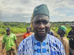 Dubréka : à Kankoukouré, le chef de secteur descend sur le terrain pour réhabiliter la route 3 IMG 20260829 WA0022