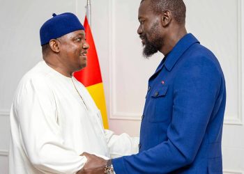 Renforcement des relations bilatérales entre Banjul et Conakry : le Président de la République, S.E Mamadi DOUMBOUYA reçoit son homologue gambien S.E Adama BARROW