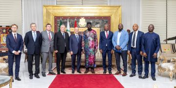 Simandou 2040 : le Chef de l’État, S.E Mamadi DOUMBOUYA, reçoit une délégation de RUSAL conduite par l’Ambassadeur de la Fédération de Russie en Guinée