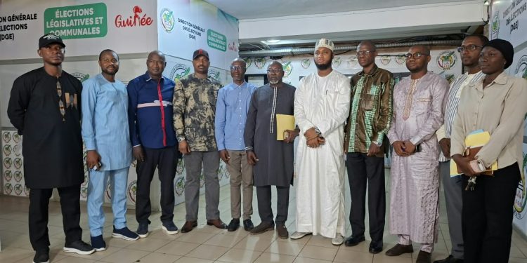 Élections sénatoriales en Guinée : la DGE installe la Commission financière et lui donne trois jours pour proposer son rapport 1 Élections sénatoriales en Guinée : la DGE installe la Commission financière et lui donne trois jours pour proposer son rapport