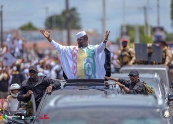 "Jeunesse de Guinée, je m'adresse directement à toi". Le Président de la République à l'occasion de l'an 68 de la Guinée 12 « Jeunesse de Guinée, je m’adresse directement à toi ». Le Président de la République à l’occasion de l’an 68 de la Guinée