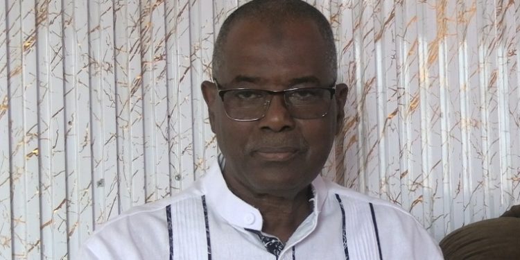 Eaux minérales conditionnées : Des nouvelles mesures du ministère du commerce et de l'industrie saluées par le président de l'UPEMGUI 1 Eaux minérales conditionnées : Des nouvelles mesures du ministère du commerce et de l’industrie saluées par le président de l’UPEMGUI
